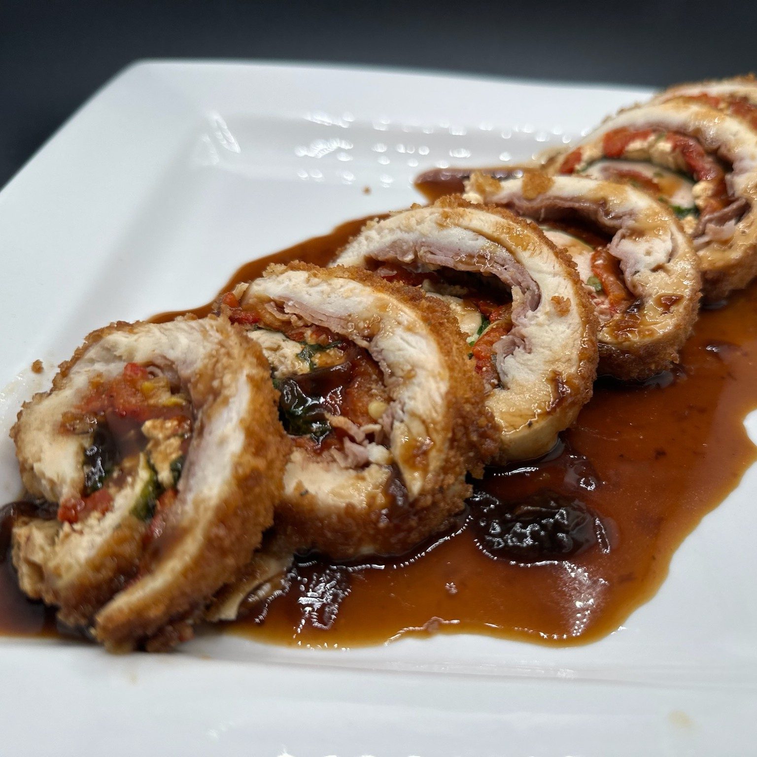 Chicken w/ Portabella, Roasted Pepper, Mozzarella Tray.